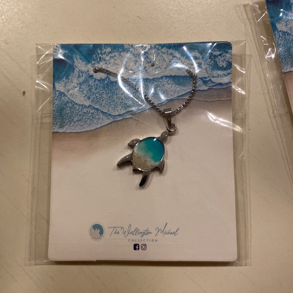 Necklace bundle - Picture 3 of 4